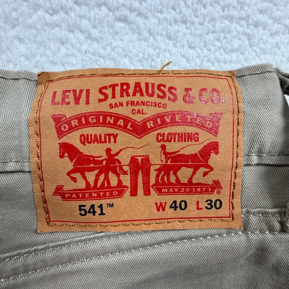 Levi's 541 Athletic Taper All Seasons Tech Pants Mens 40x30 Beige Cotton Stretch